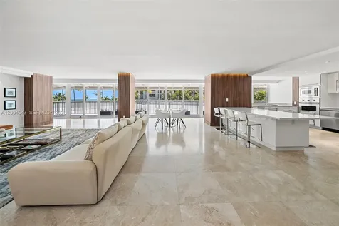 600 Grapetree Drive Key Biscayne FL 33149