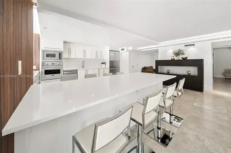 600 Grapetree Drive Key Biscayne FL 33149