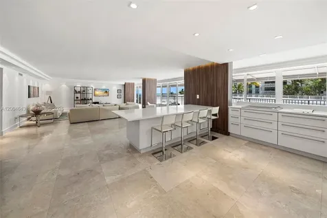 600 Grapetree Drive Key Biscayne FL 33149