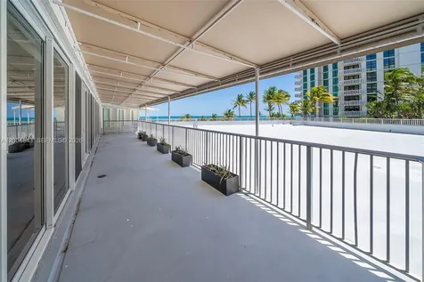 600 Grapetree Drive Key Biscayne FL 33149