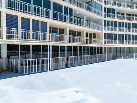 600 Grapetree Drive Key Biscayne FL 33149