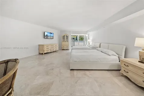 600 Grapetree Drive Key Biscayne FL 33149
