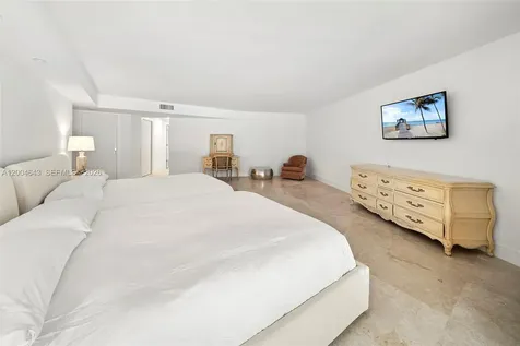 600 Grapetree Drive Key Biscayne FL 33149