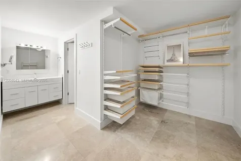 600 Grapetree Drive Key Biscayne FL 33149