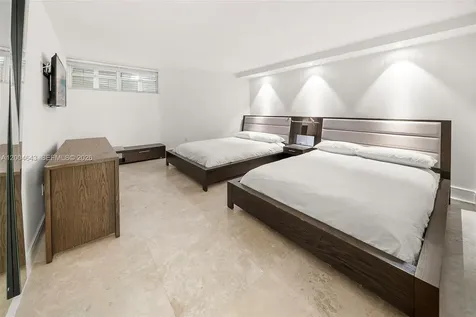 600 Grapetree Drive Key Biscayne FL 33149