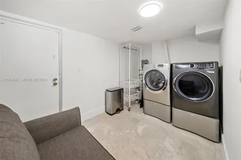 600 Grapetree Drive Key Biscayne FL 33149