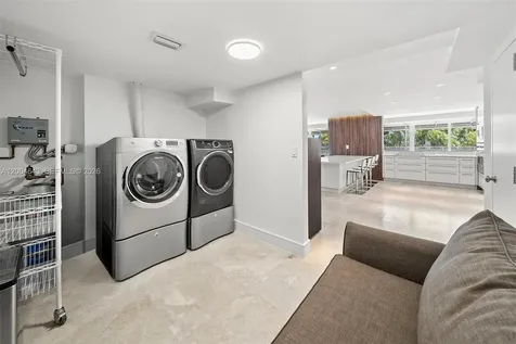 600 Grapetree Drive Key Biscayne FL 33149