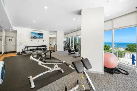 600 Grapetree Drive Key Biscayne FL 33149