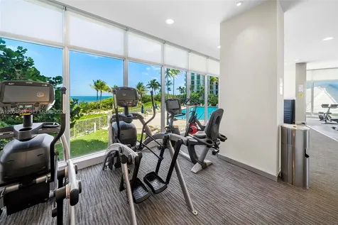 600 Grapetree Drive Key Biscayne FL 33149