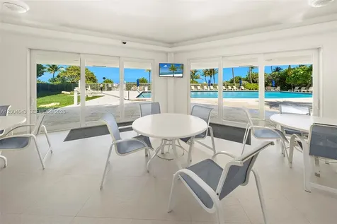 600 Grapetree Drive Key Biscayne FL 33149