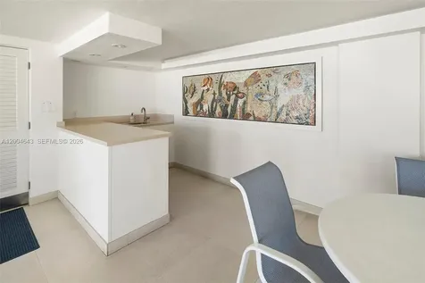 600 Grapetree Drive Key Biscayne FL 33149