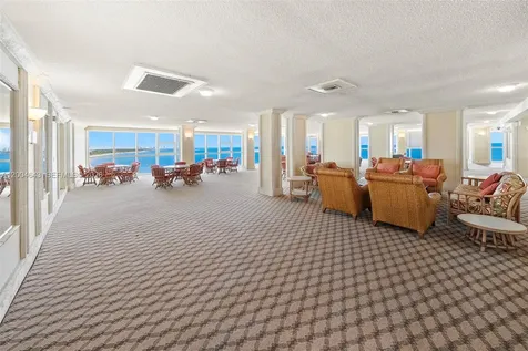 600 Grapetree Drive Key Biscayne FL 33149