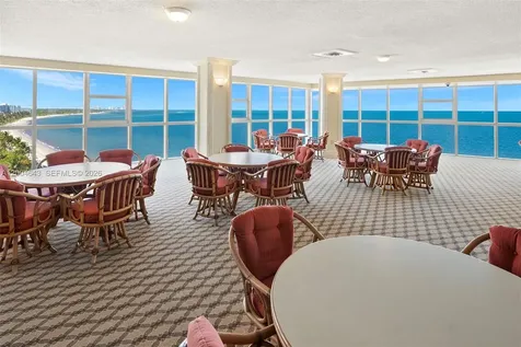 600 Grapetree Drive Key Biscayne FL 33149