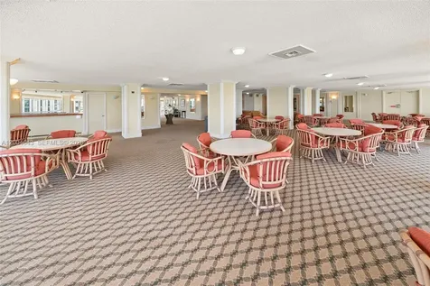 600 Grapetree Drive Key Biscayne FL 33149