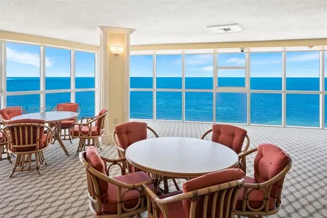 600 Grapetree Drive Key Biscayne FL 33149