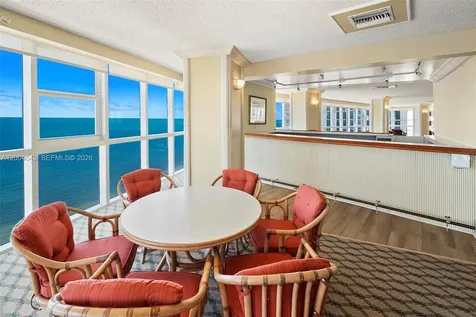 600 Grapetree Drive Key Biscayne FL 33149