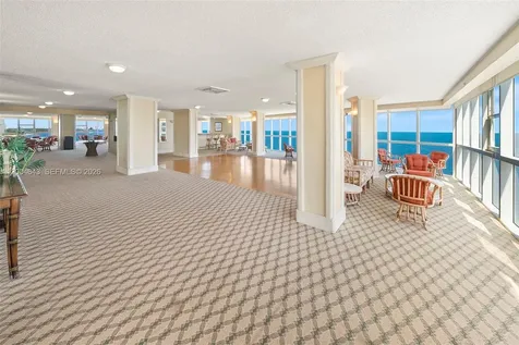 600 Grapetree Drive Key Biscayne FL 33149