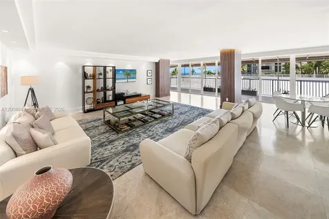 600 Grapetree Drive Key Biscayne FL 33149