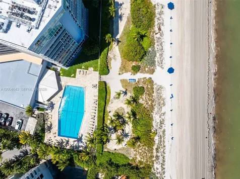 600 Grapetree Drive Key Biscayne FL 33149