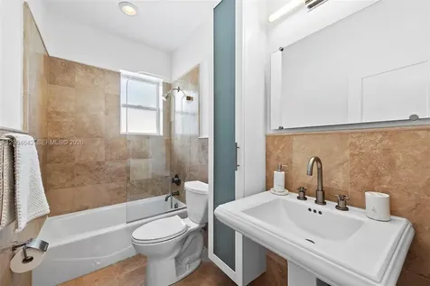 3483 Chase Avenue Miami Beach FL 33140