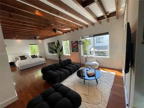 3483 Chase Avenue Miami Beach FL 33140