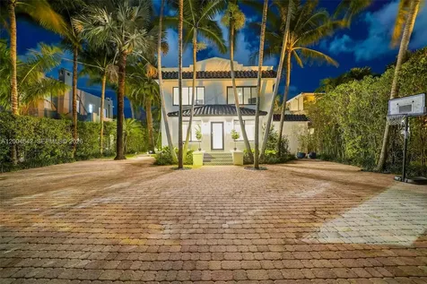 3483 Chase Avenue Miami Beach FL 33140
