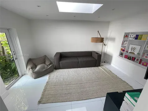 3483 Chase Avenue Miami Beach FL 33140