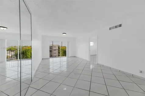 220 SW 9th Avenue Hallandale Beach FL 33009