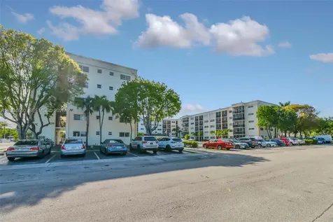 220 SW 9th Avenue Hallandale Beach FL 33009