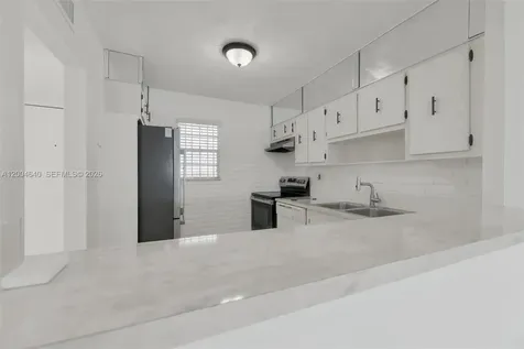 220 SW 9th Avenue Hallandale Beach FL 33009