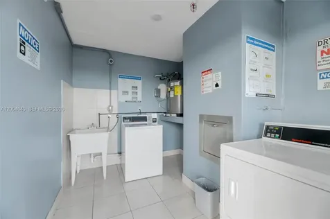 220 SW 9th Avenue Hallandale Beach FL 33009