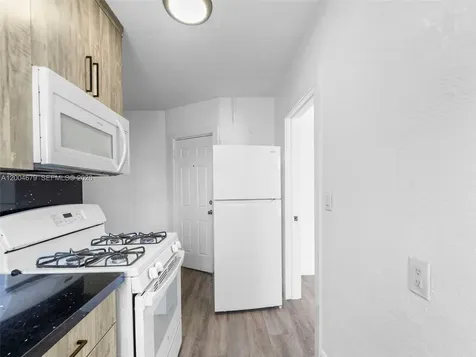 500 SW 8th Avenue Miami FL 33130