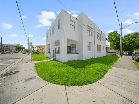 500 SW 8th Avenue Miami FL 33130