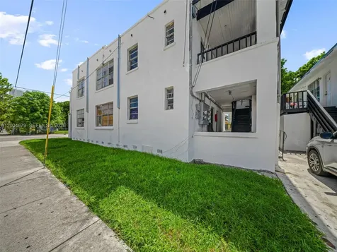 500 SW 8th Avenue Miami FL 33130