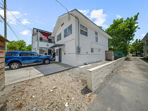500 SW 8th Avenue Miami FL 33130