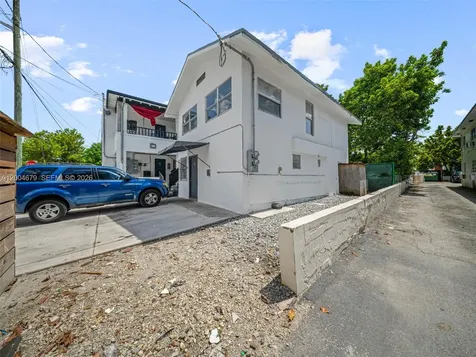 500 SW 8th Avenue Miami FL 33130