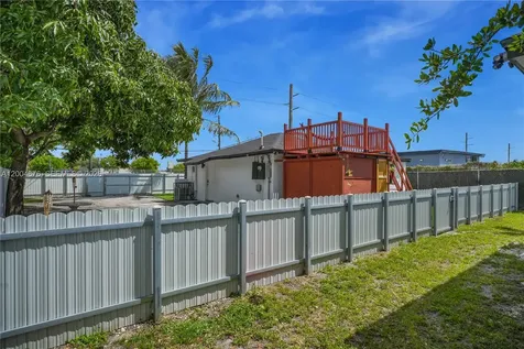 2211 NW 82nd Street Miami FL 33147