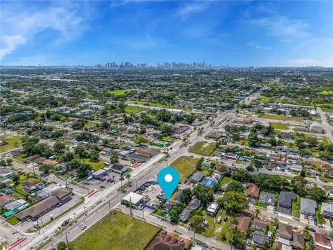 2211 NW 82nd Street Miami FL 33147