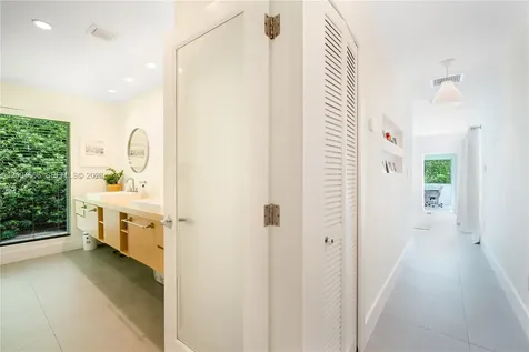 861 Harbor Drive Key Biscayne FL 33149
