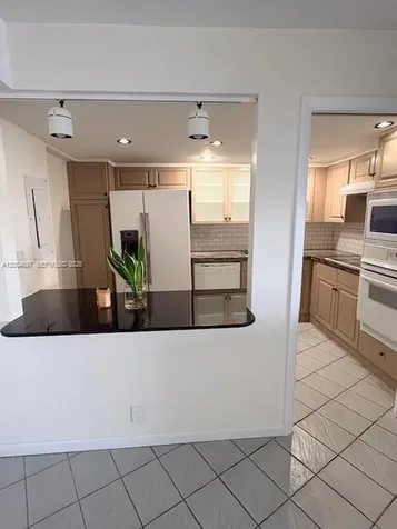 4000 Towerside Terrace Miami FL 33138