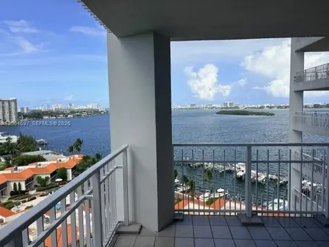 4000 Towerside Terrace Miami FL 33138