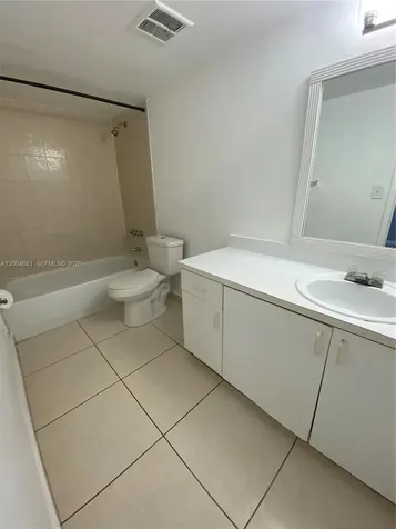 17600 NW 68th Avenue Hialeah FL 33015