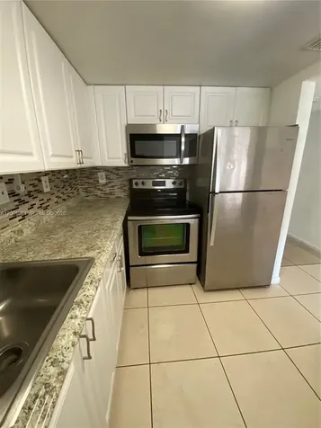 17600 NW 68th Avenue Hialeah FL 33015