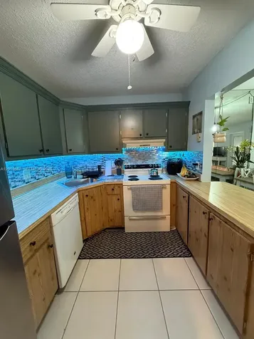 208 Pine Hov Circle Green Acres FL 33463