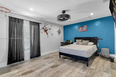 13741 SW 72nd Terrace Miami FL 33183