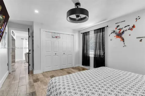 13741 SW 72nd Terrace Miami FL 33183