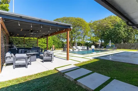 13741 SW 72nd Terrace Miami FL 33183