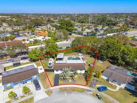 13741 SW 72nd Terrace Miami FL 33183