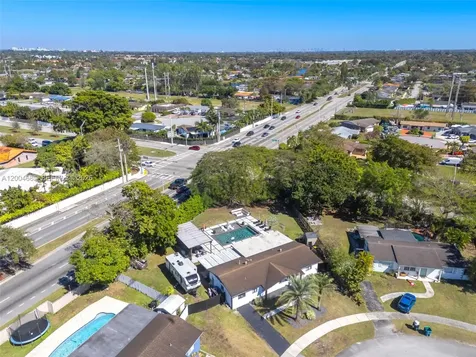13741 SW 72nd Terrace Miami FL 33183