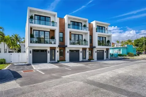 318 Walnut Street Hollywood FL 33019